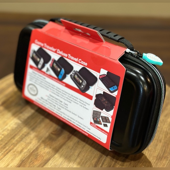 Nintendo Switch Deluxe Travel Game Traveler Case Animal Crossing - Picture 4 of 10